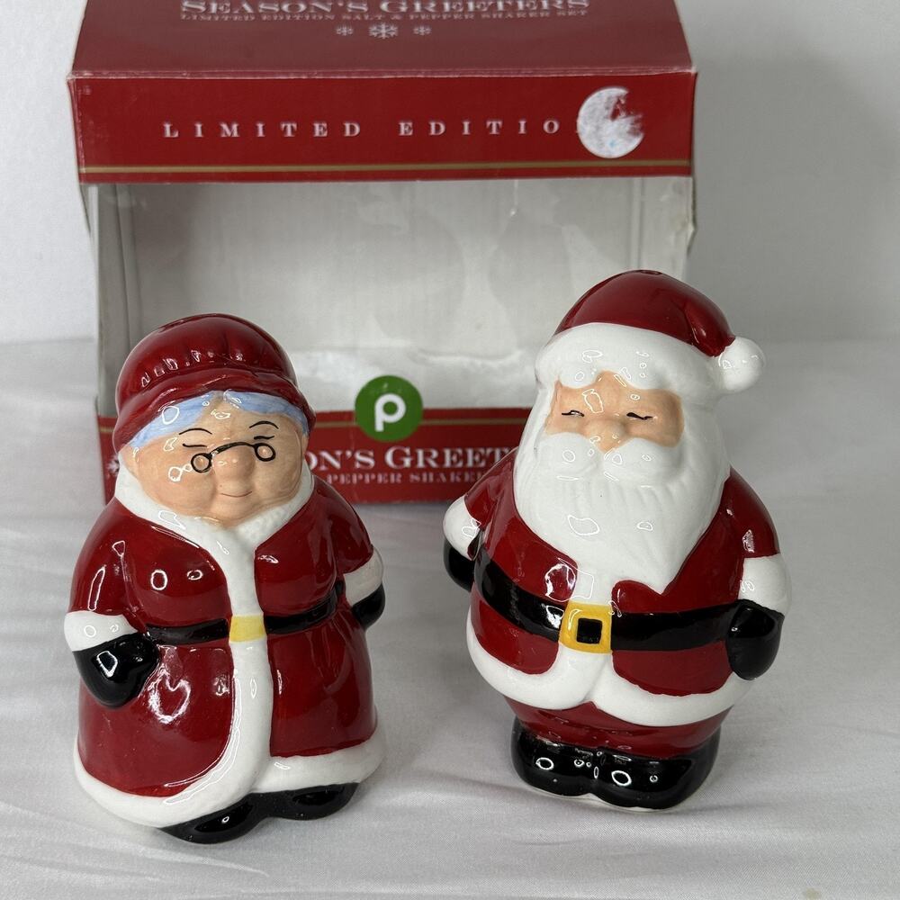Santa Mrs Claus Publix Season's Greeters Ceramic Salt & Pepper Shaker Set 2017